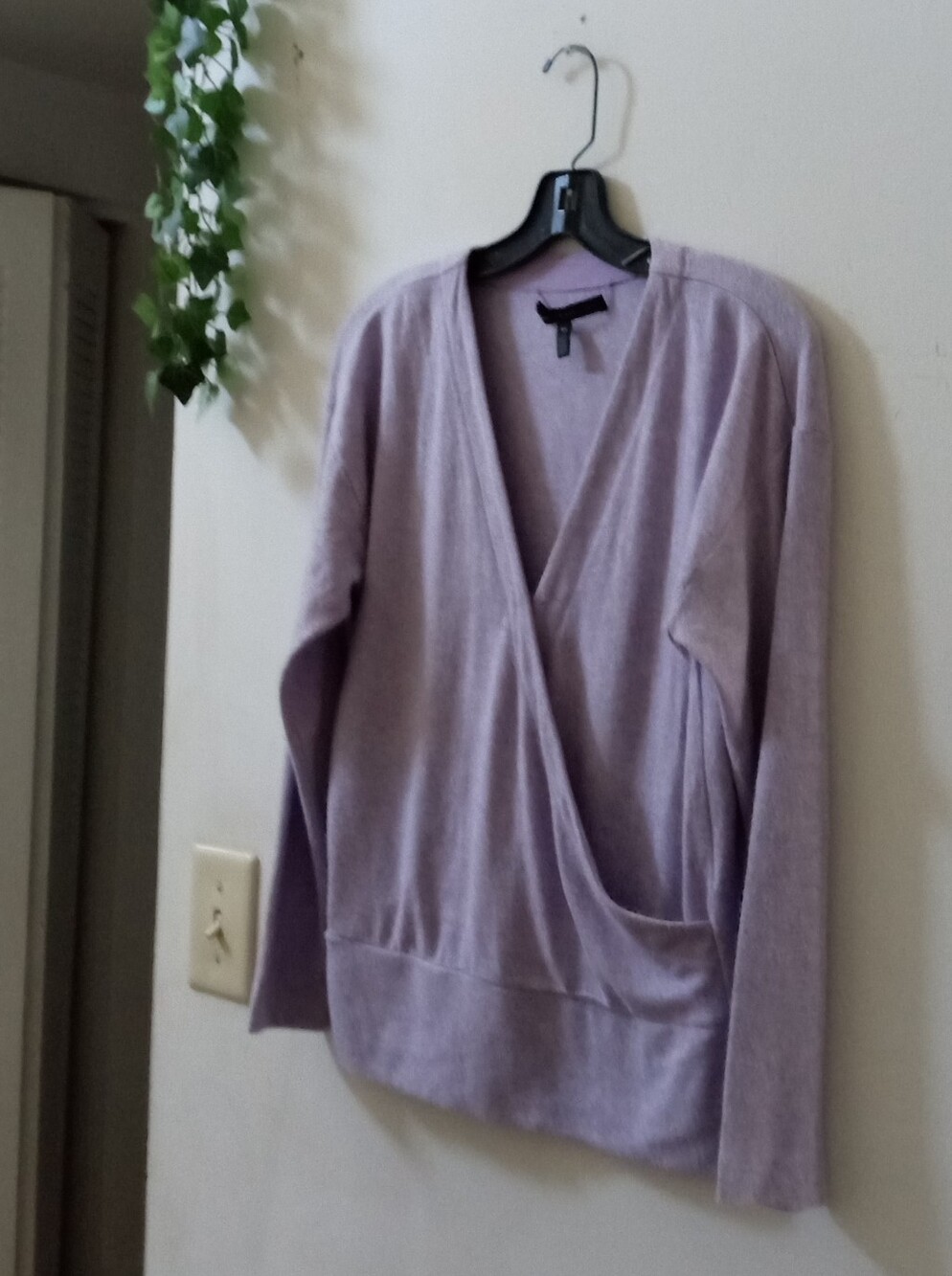 White House Black Market Lavender  V-Neck Sweater XS